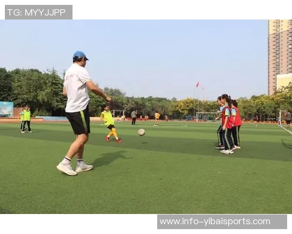 三级足球裁判的职责与发展路径探讨及其对足球运动的影响分析